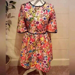 Black Halo Colorful Floral QuiltedA-Line Minidress Women's Size 2 Lining EUC.